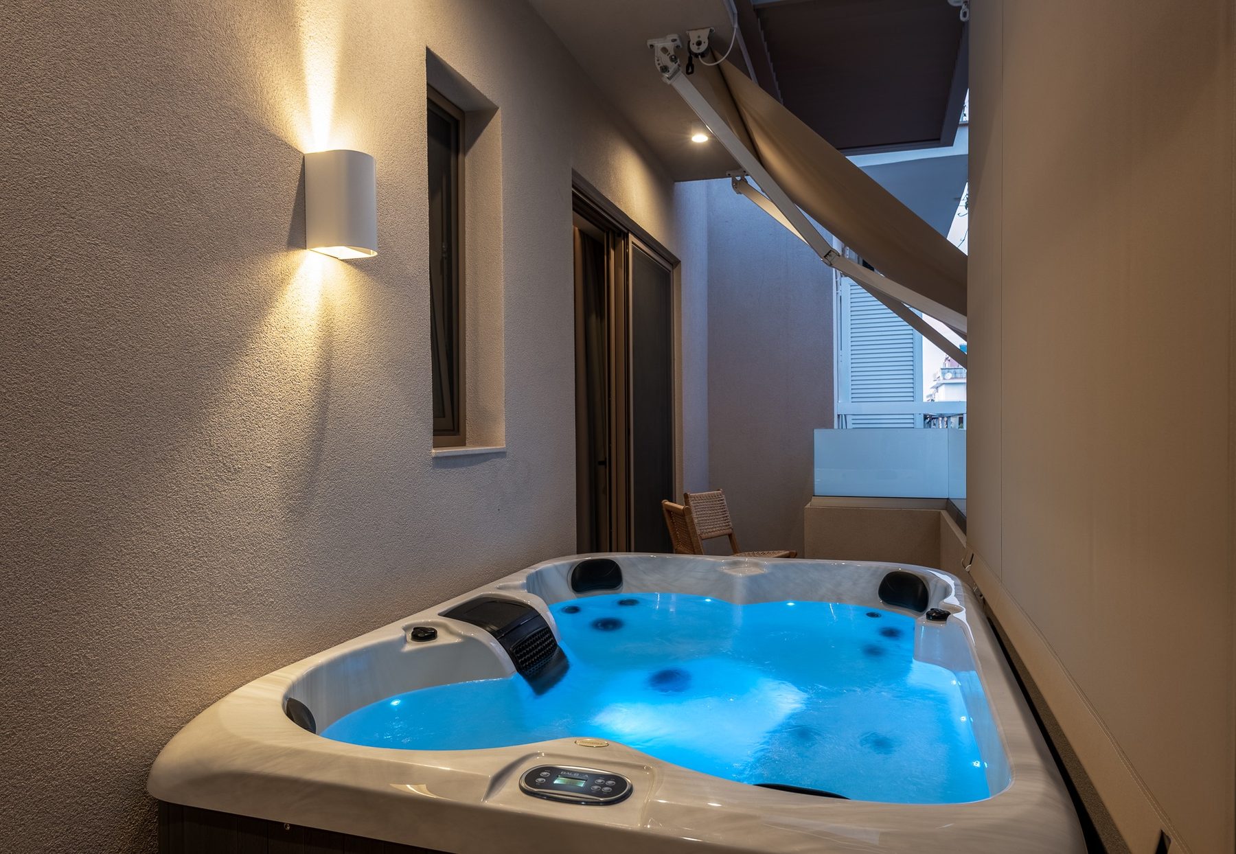 Devina Two — private jacuzzi terrace open to the sky